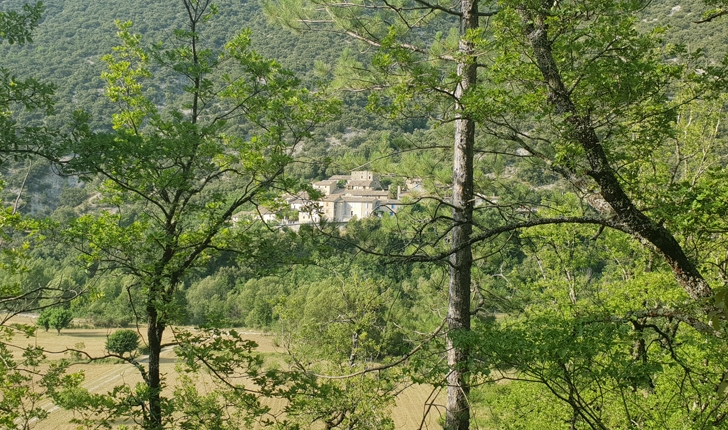 Village de Saint-Léger du Ventoux (crédits Ariane NS)